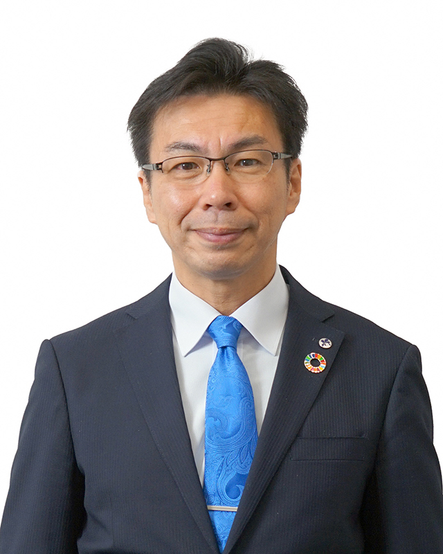 高島市長によるファーストピッチ