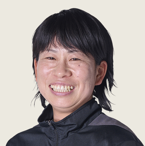 秦 梨紗
