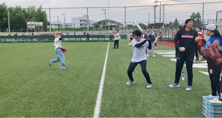 ビックカメラ高崎ソフトボールノック体験