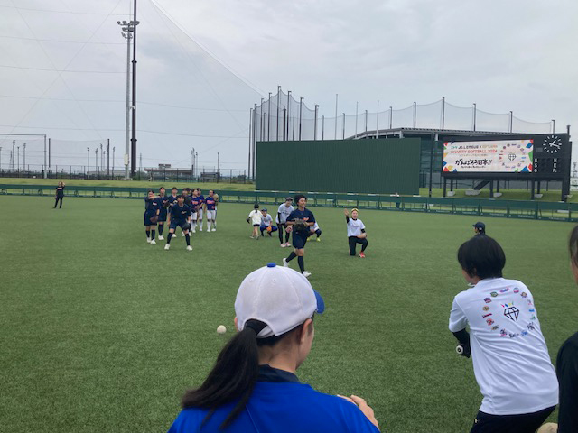 ビックカメラ高崎ソフトボールノック体験